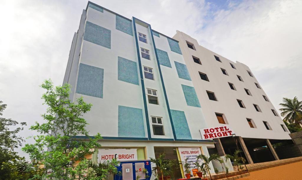 Hotel Bright Airport Zone Shamshabad Eksteriør billede