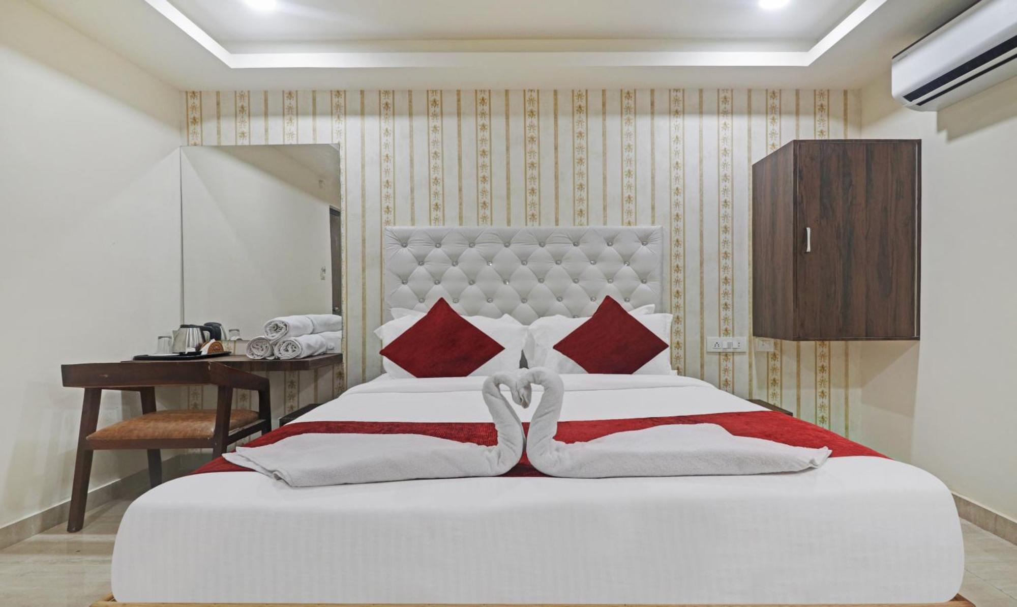 Hotel Bright Airport Zone Shamshabad Eksteriør billede