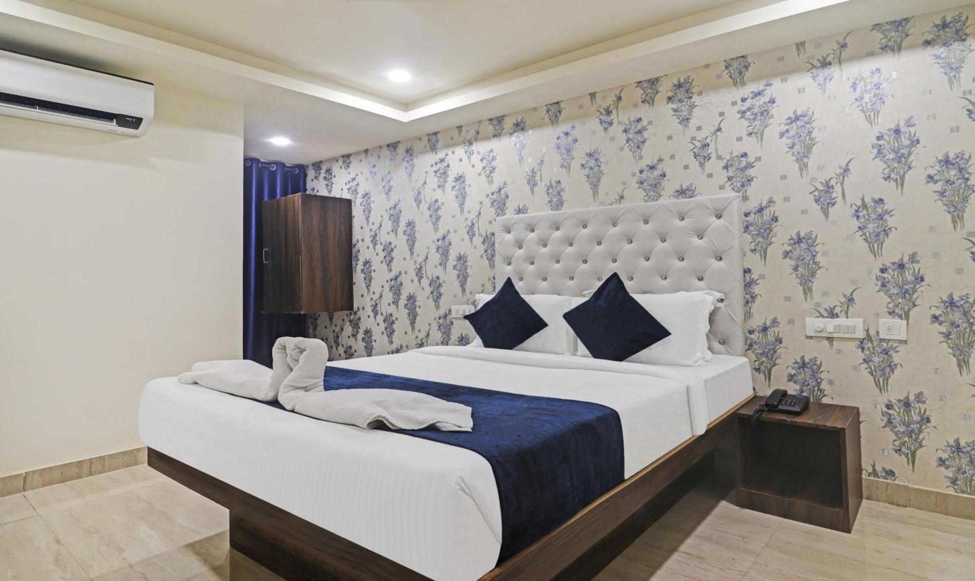 Hotel Bright Airport Zone Shamshabad Eksteriør billede